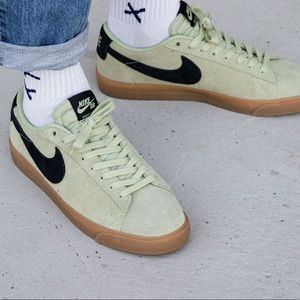 nike sb blazer low gt olive aura
